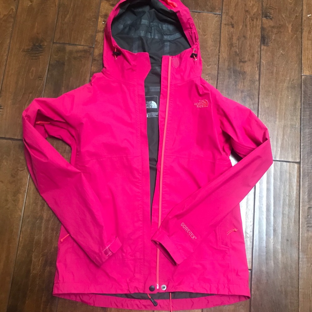 Women’s Small Northface Gortex jacket
